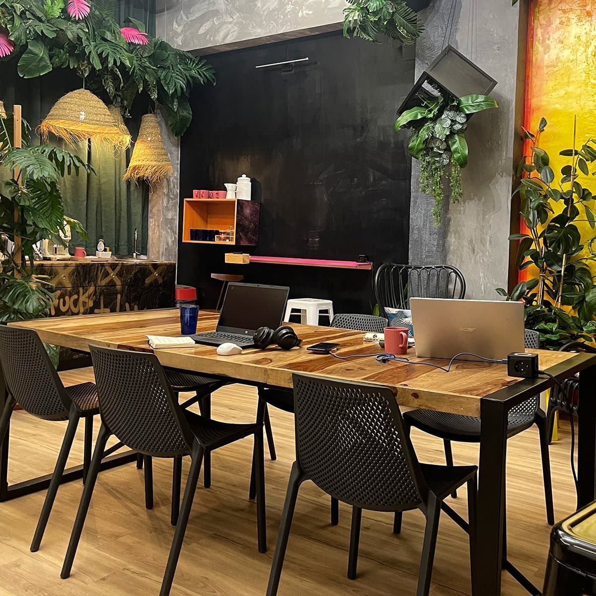 FreeLand Coworking Adelfas
