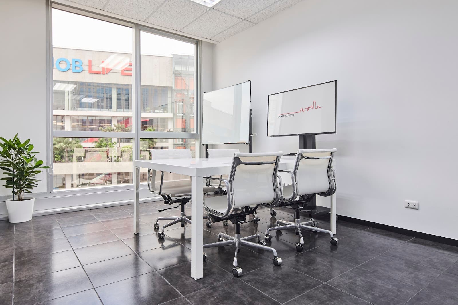 Antares Serviced Offices interior photo 3