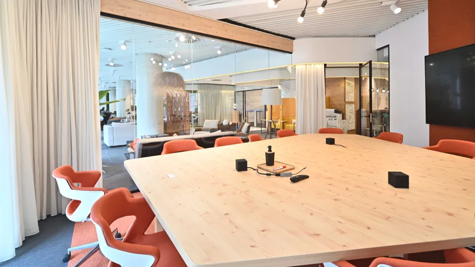 Avila Spaces interior photo 5