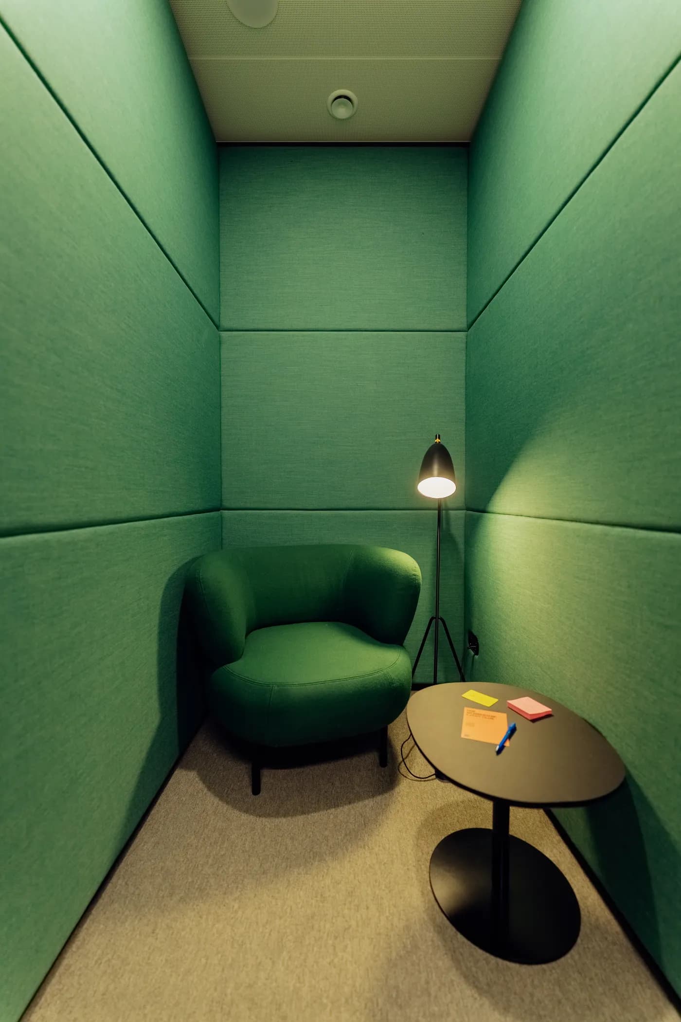 Day Pass at work.club Berghaus interior photo 5