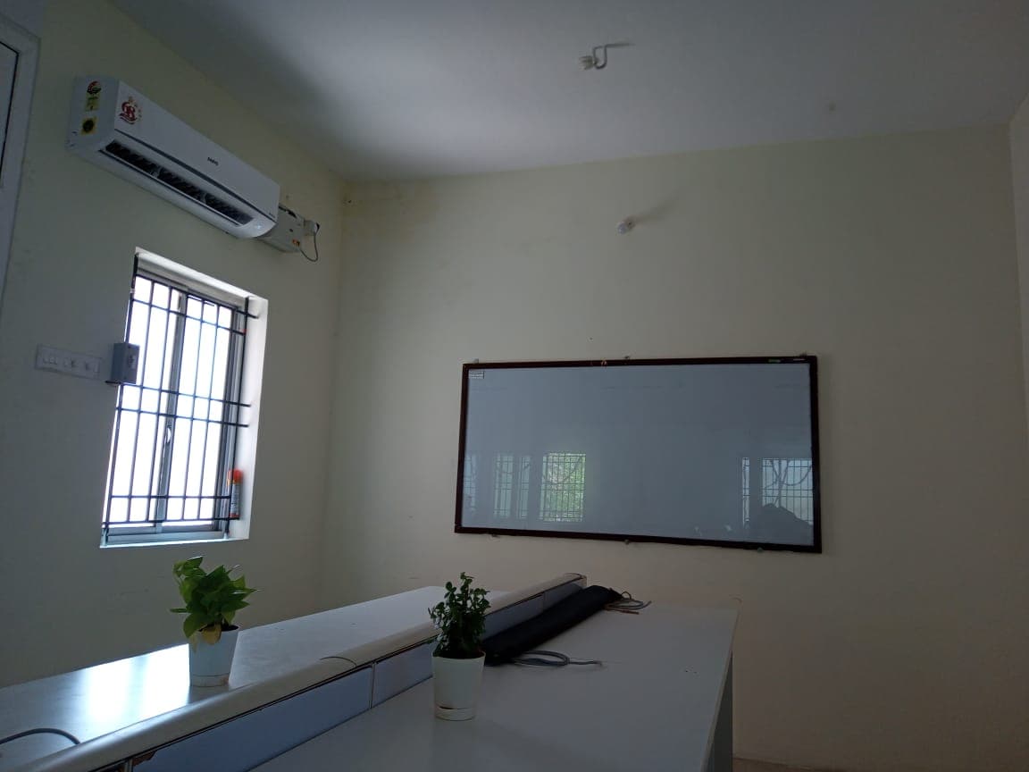 Cloudfloor cowork spaces & Business Technology Incubator interior photo 1