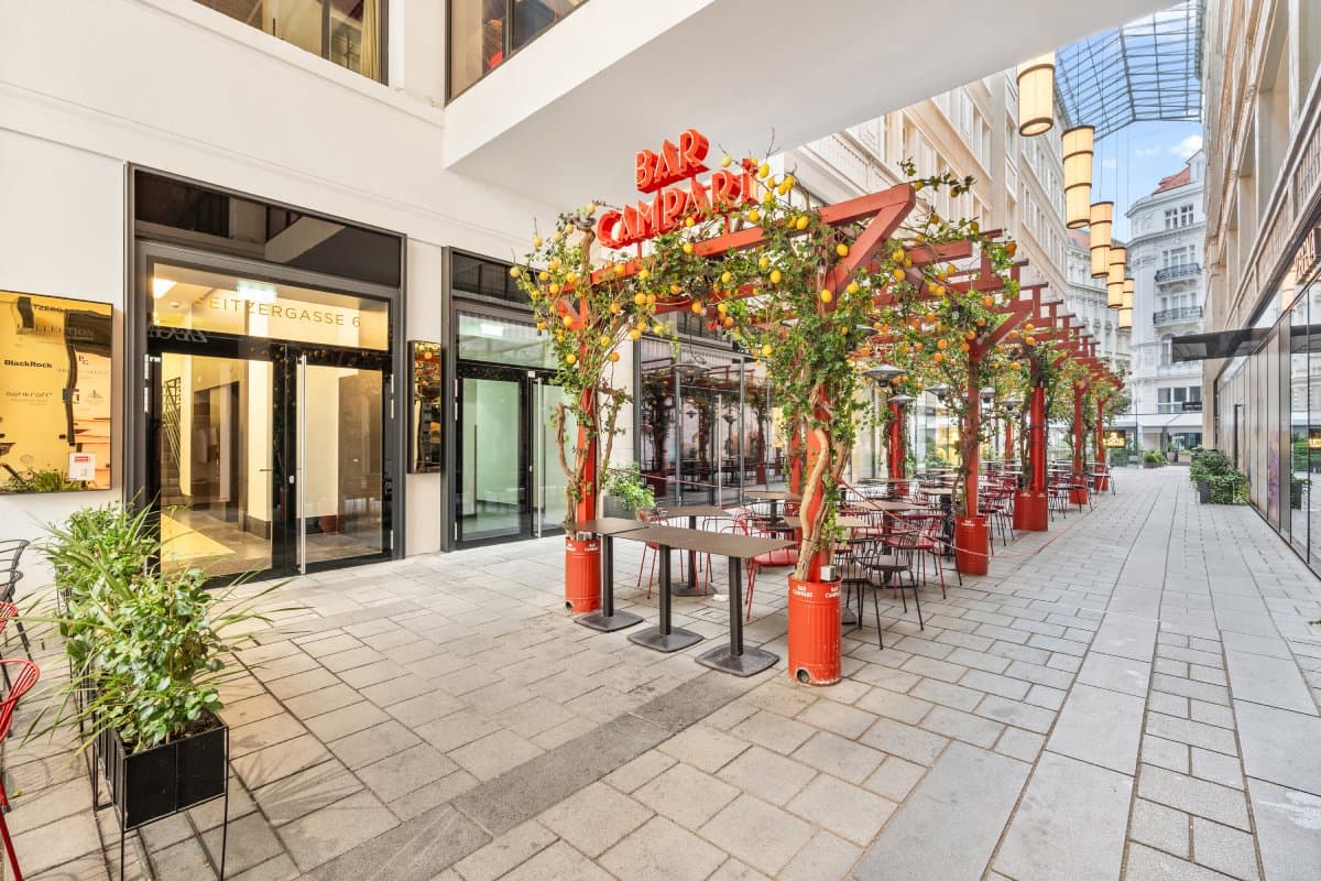 COLLECTION Business Center Wien Goldenes Quartier interior photo 6