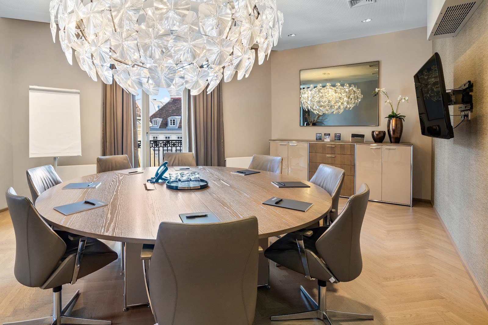 COLLECTION Business Center Wien Goldenes Quartier interior photo 2