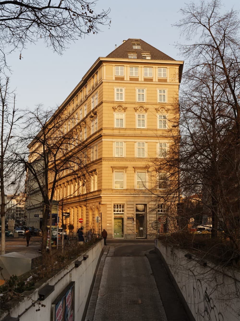 cowerk Wien interior photo 11