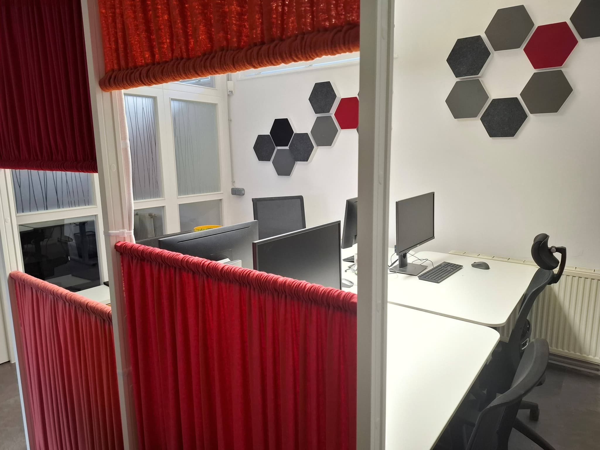 Day Pass at IHRwork.space interior photo 6