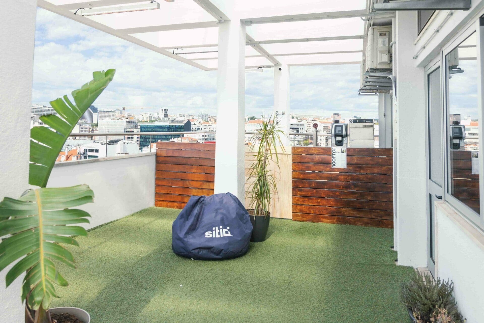Fintech House Lisboa interior photo 12