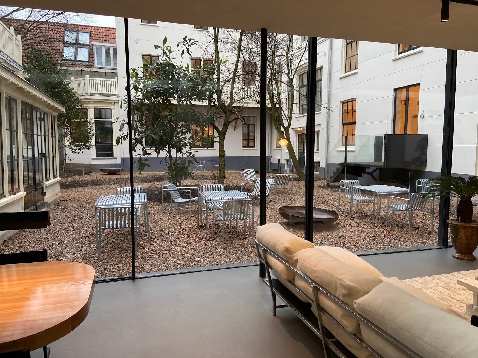 Fosbury & Sons Member club Prinsengracht interior photo 5