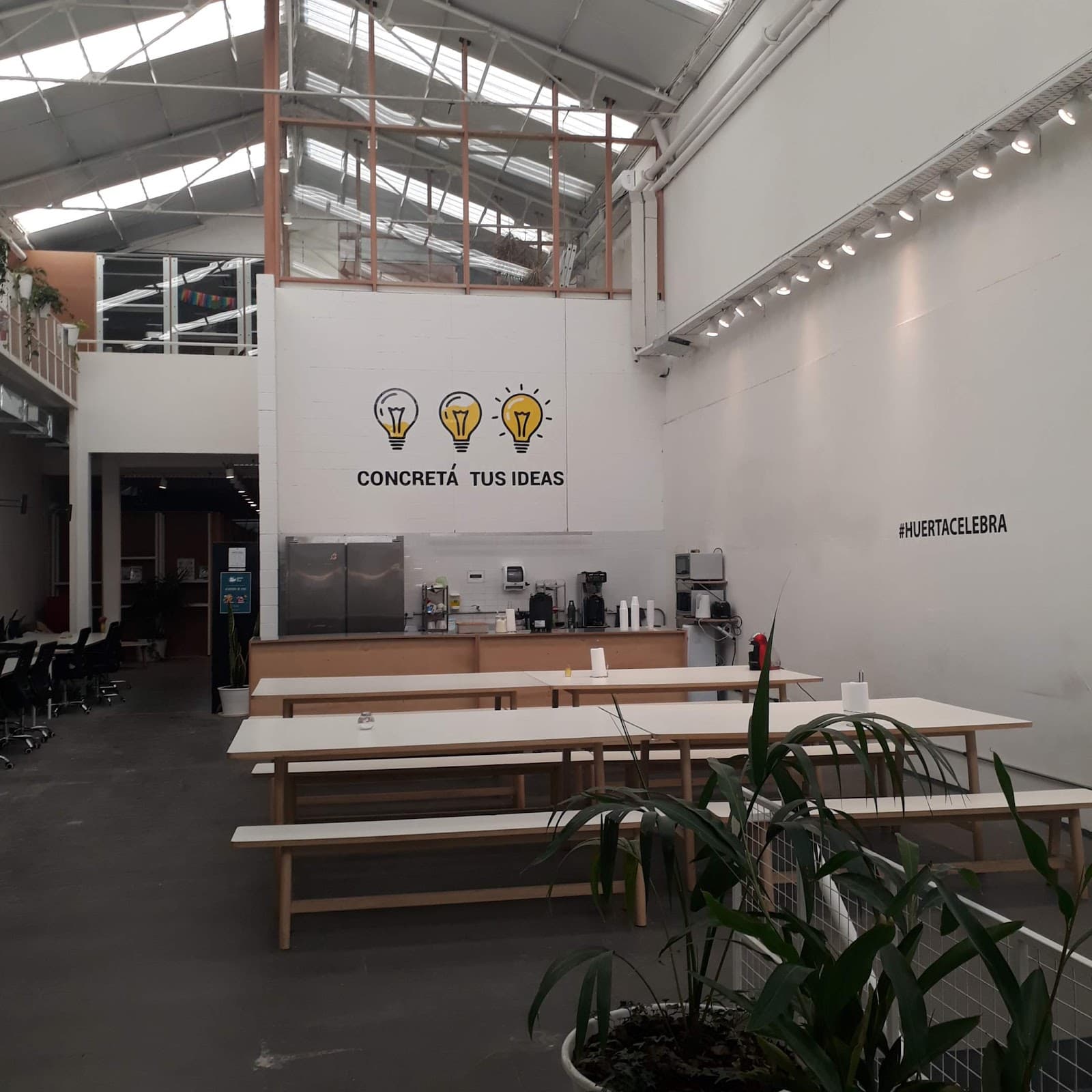 Huerta Coworking interior photo 6