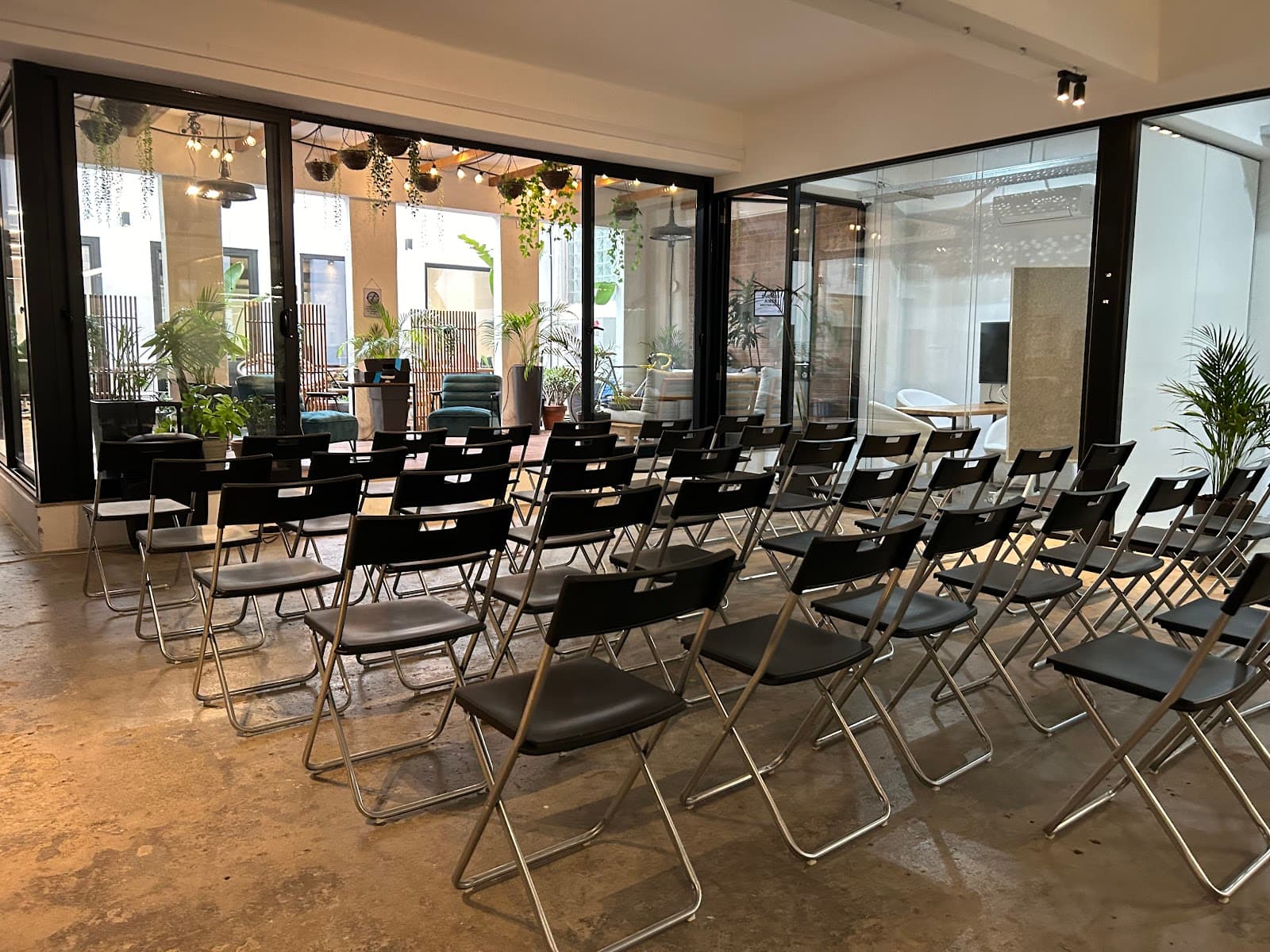 Kube Coworking | Lisboa interior photo 11