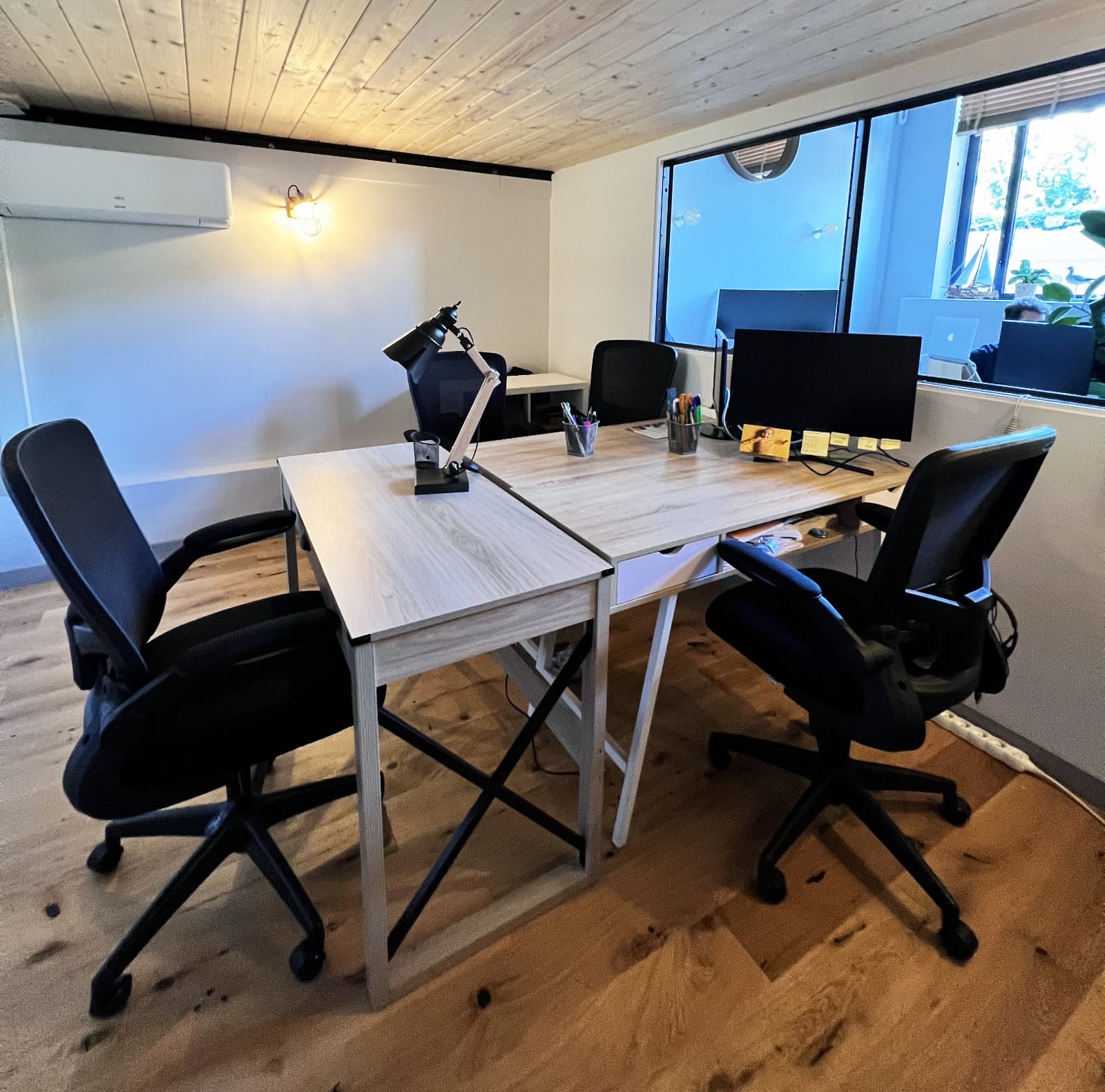 L'Equipage coworking interior photo 2