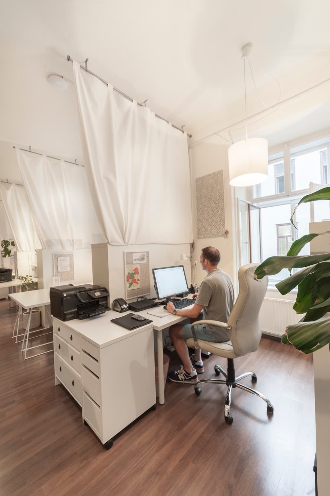 MEINS01 - Coworking Spaces interior photo 2