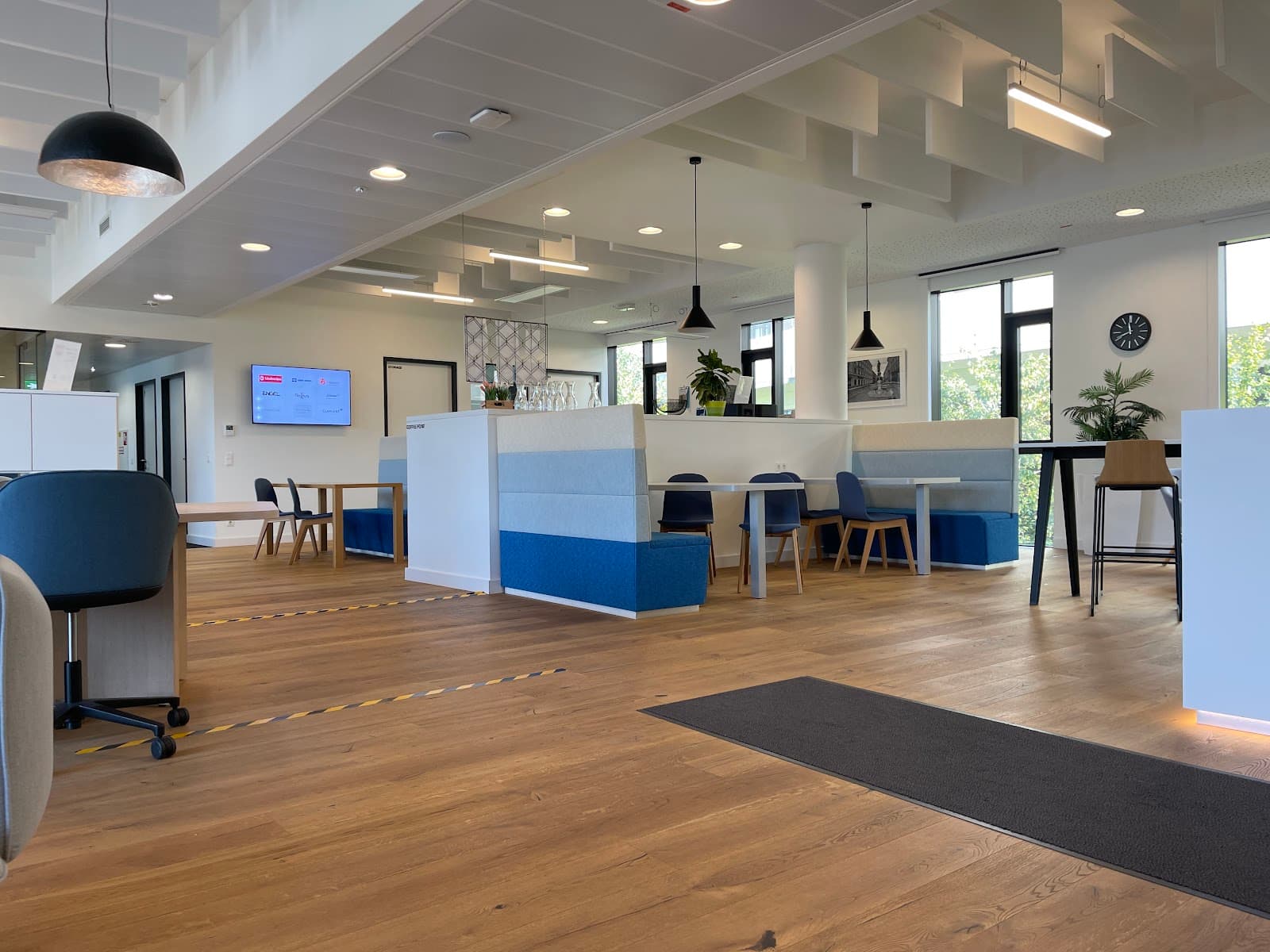 Regus Messecarree interior photo 3
