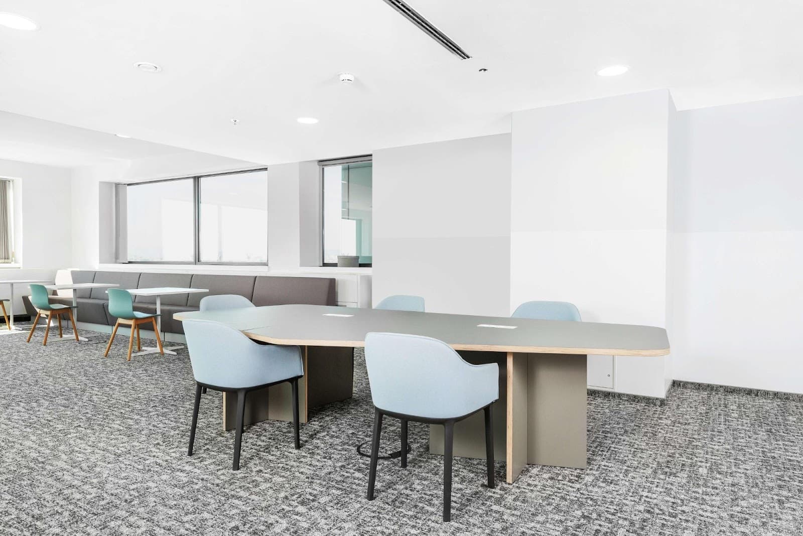 Regus Millennium Tower interior photo 3