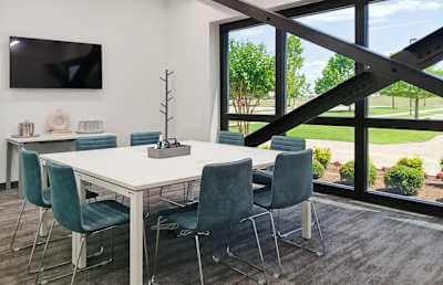 Regus Twin Towers interior photo 3