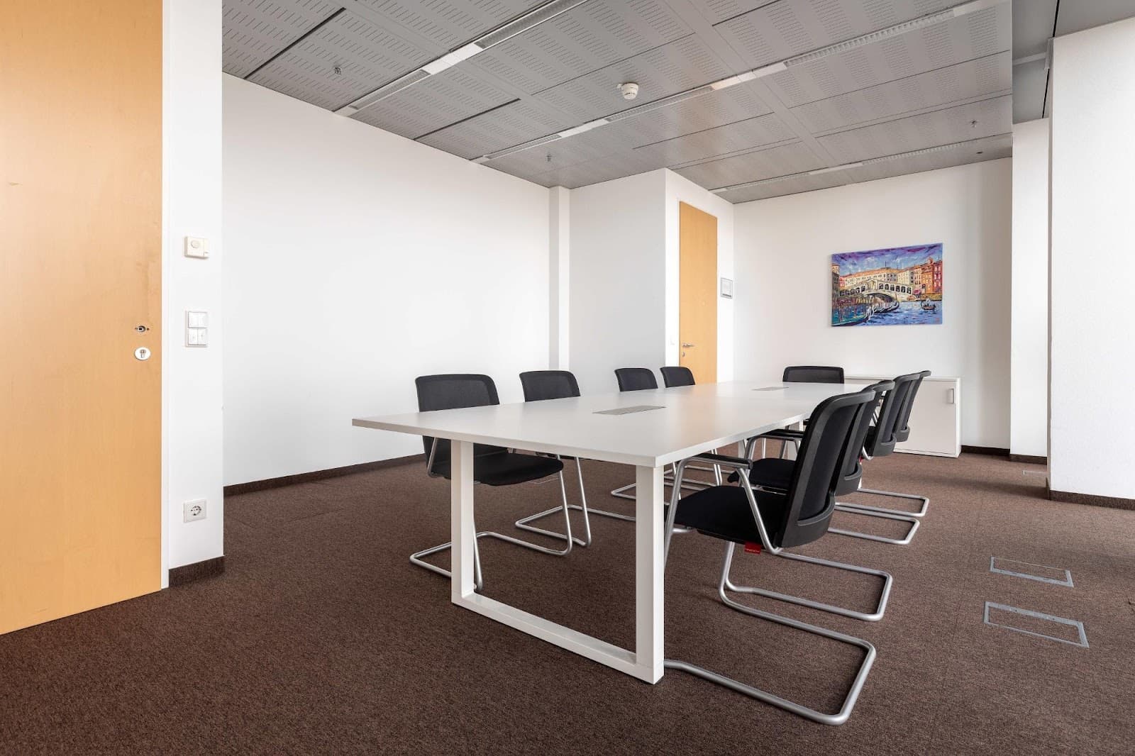 Regus Twin Towers interior photo 4