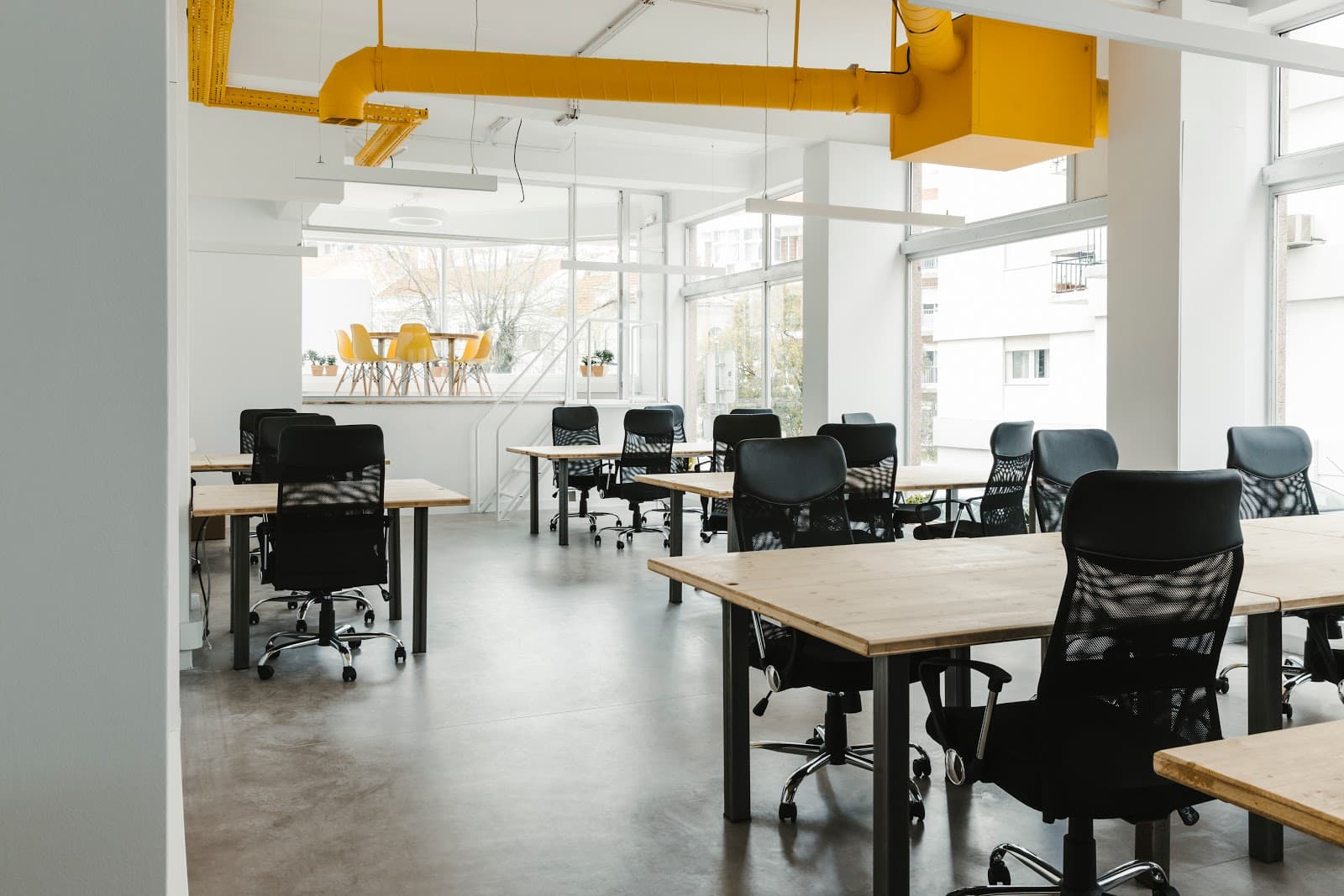 Resvés Cowork Space interior photo 2