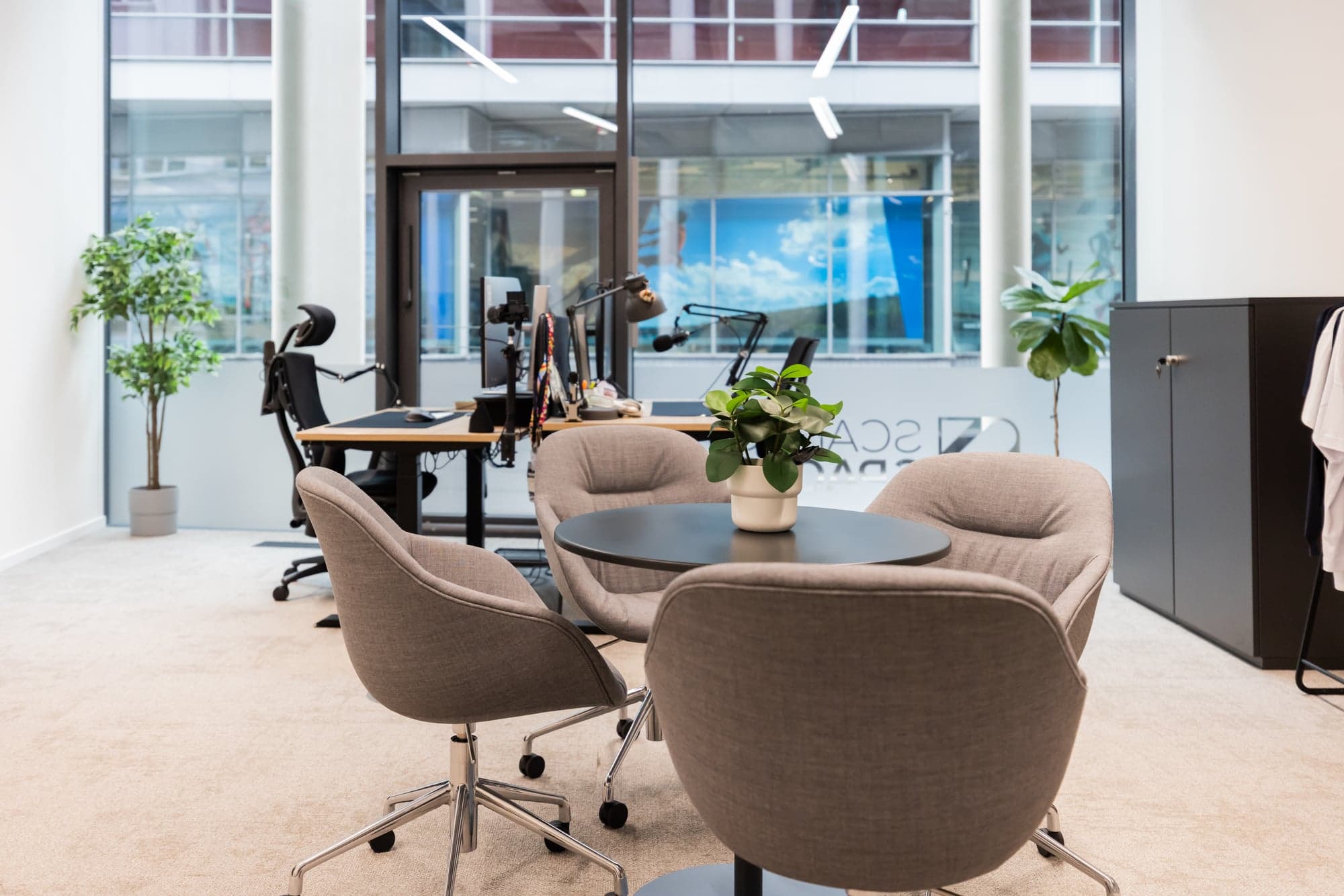 Day Pass at Scaling Spaces - Neo Leipzig interior photo 3