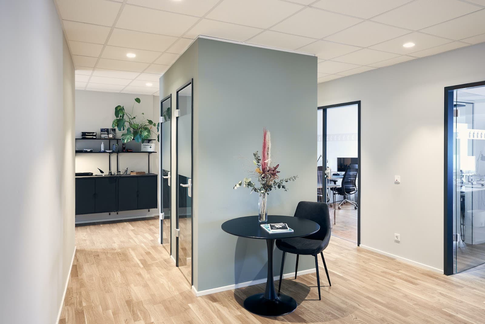 Scaling Spaces - Venloer strasse interior photo 9