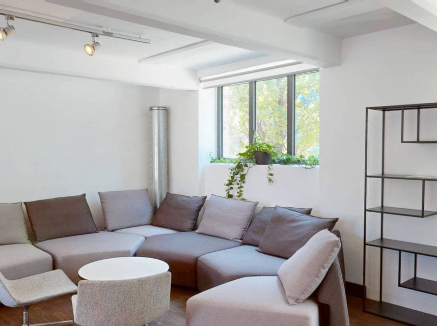 Startup House | by Lumia - Coworking Space interior photo 7