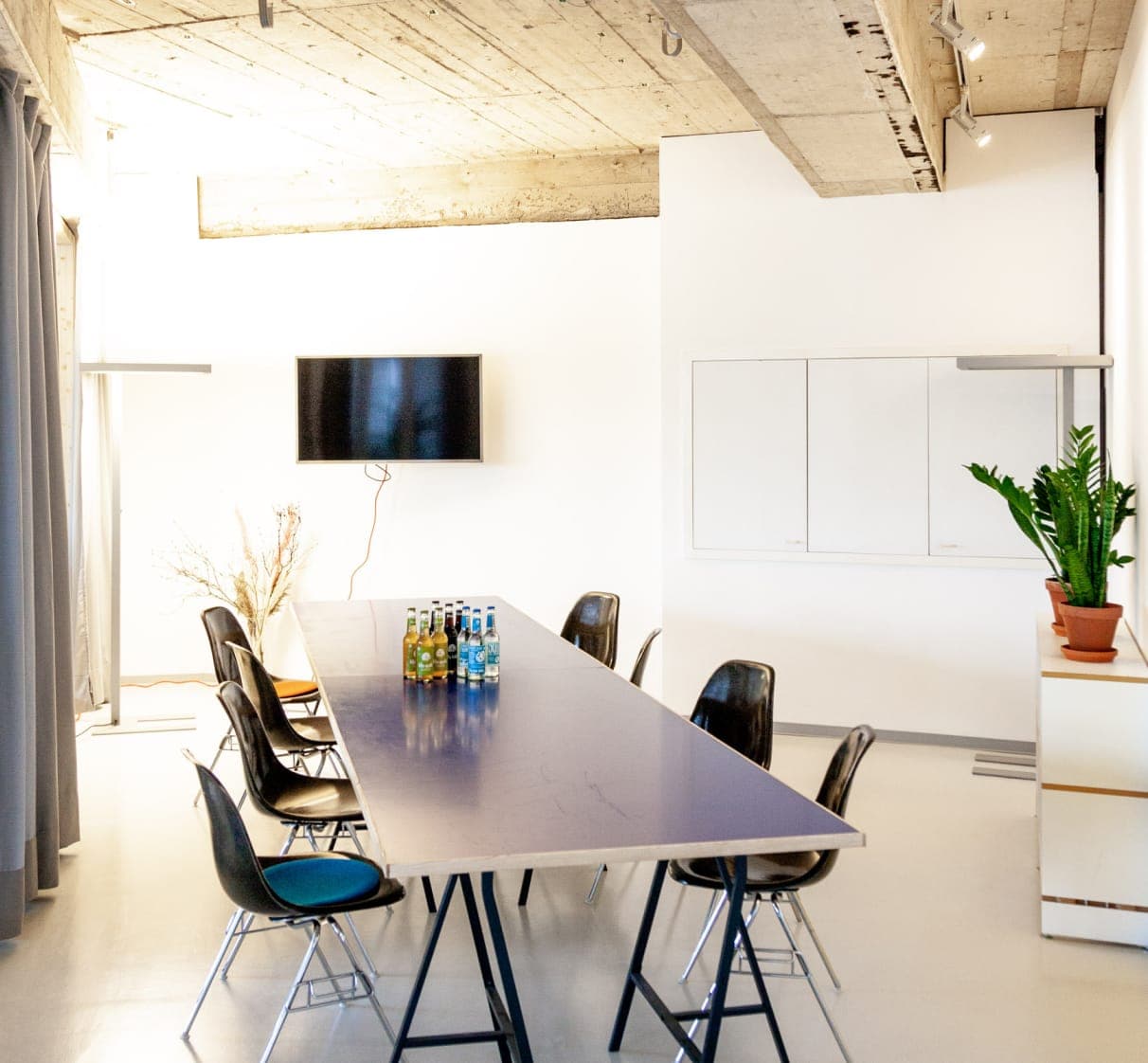 Stunt • Coworking & Community interior photo 8