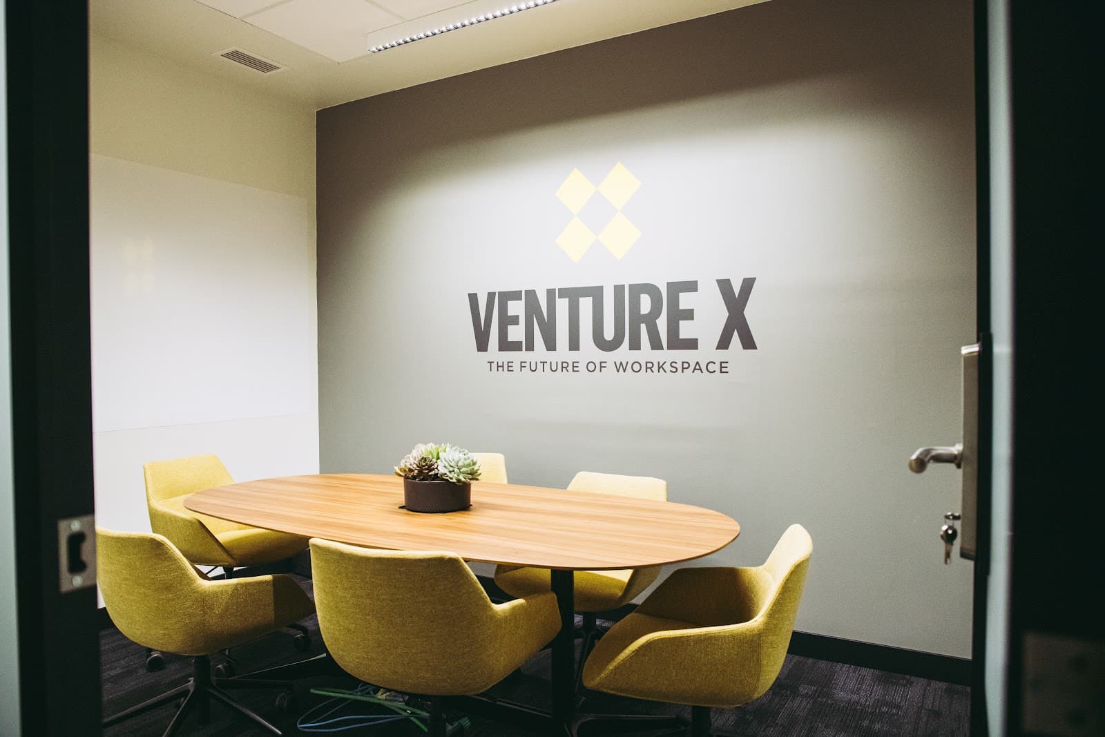 Venture X Portugal interior photo 4