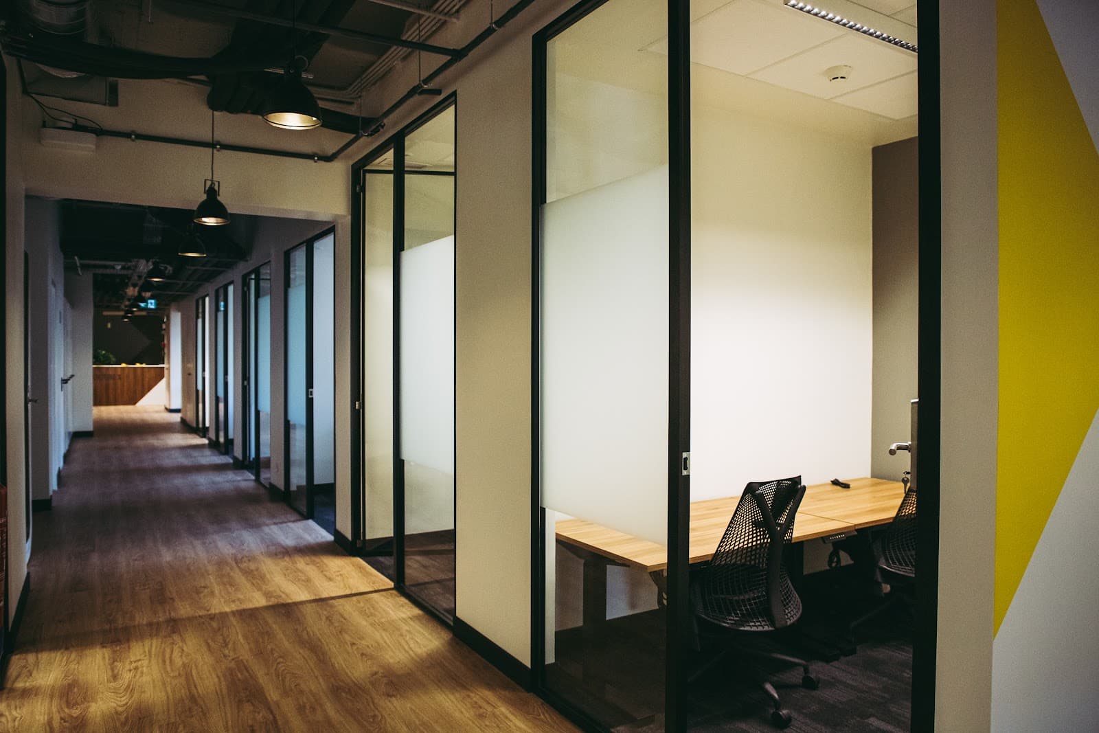 Venture X Portugal interior photo 2