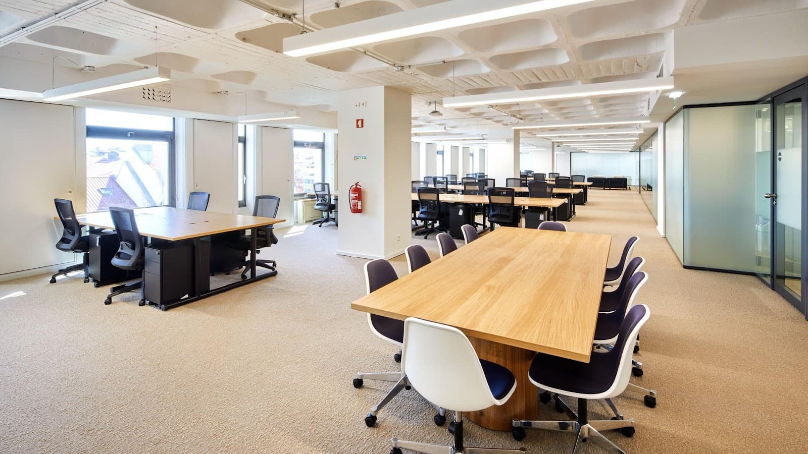 WeWork 50 R. Alexandre Herculano interior photo 3