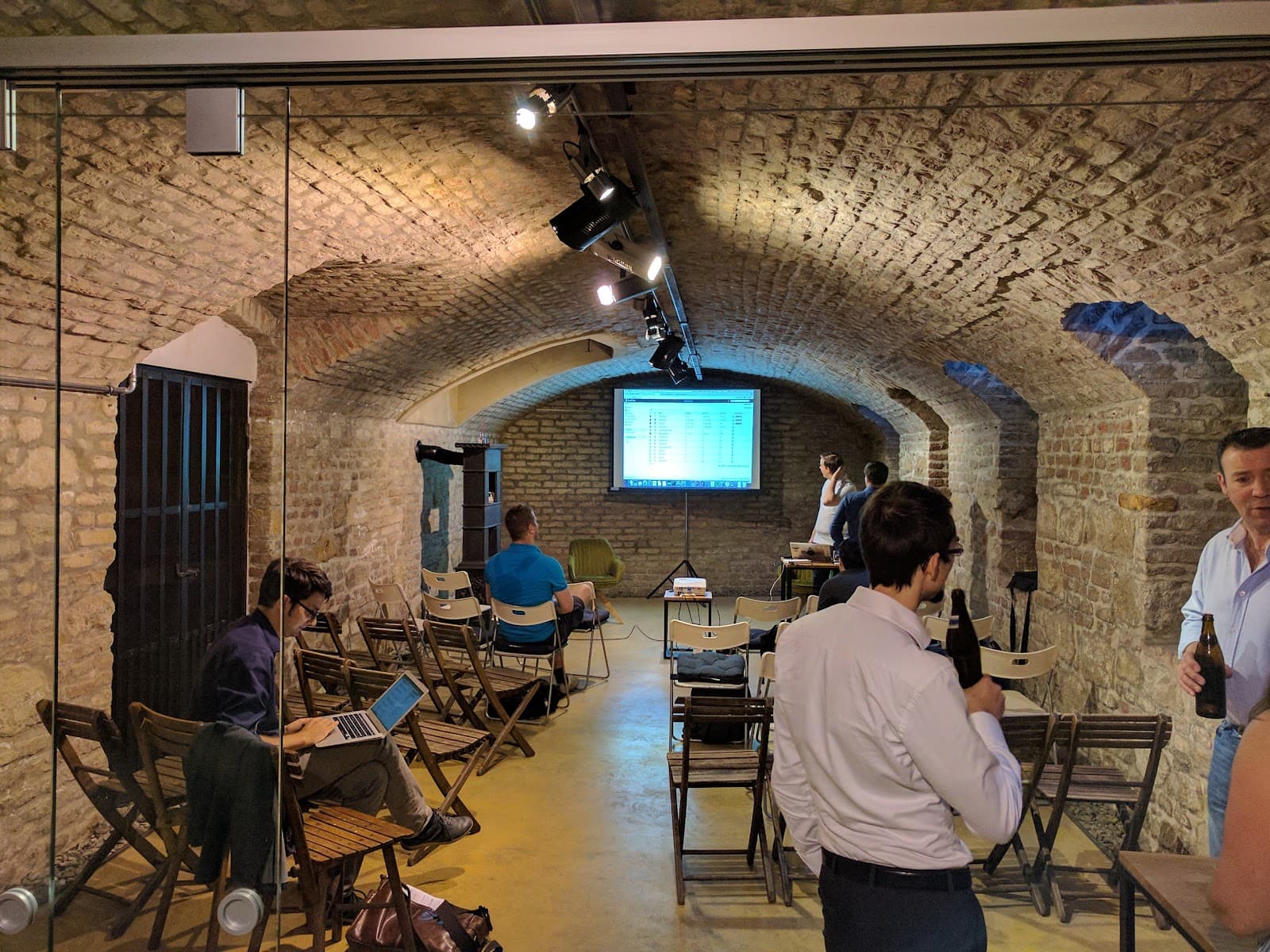 ZI8 Coworking und Event Space interior photo 8