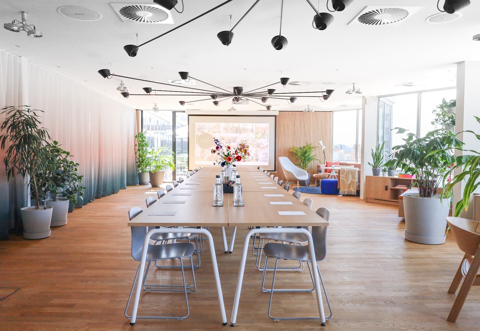 Zoku Amsterdam interior photo 6