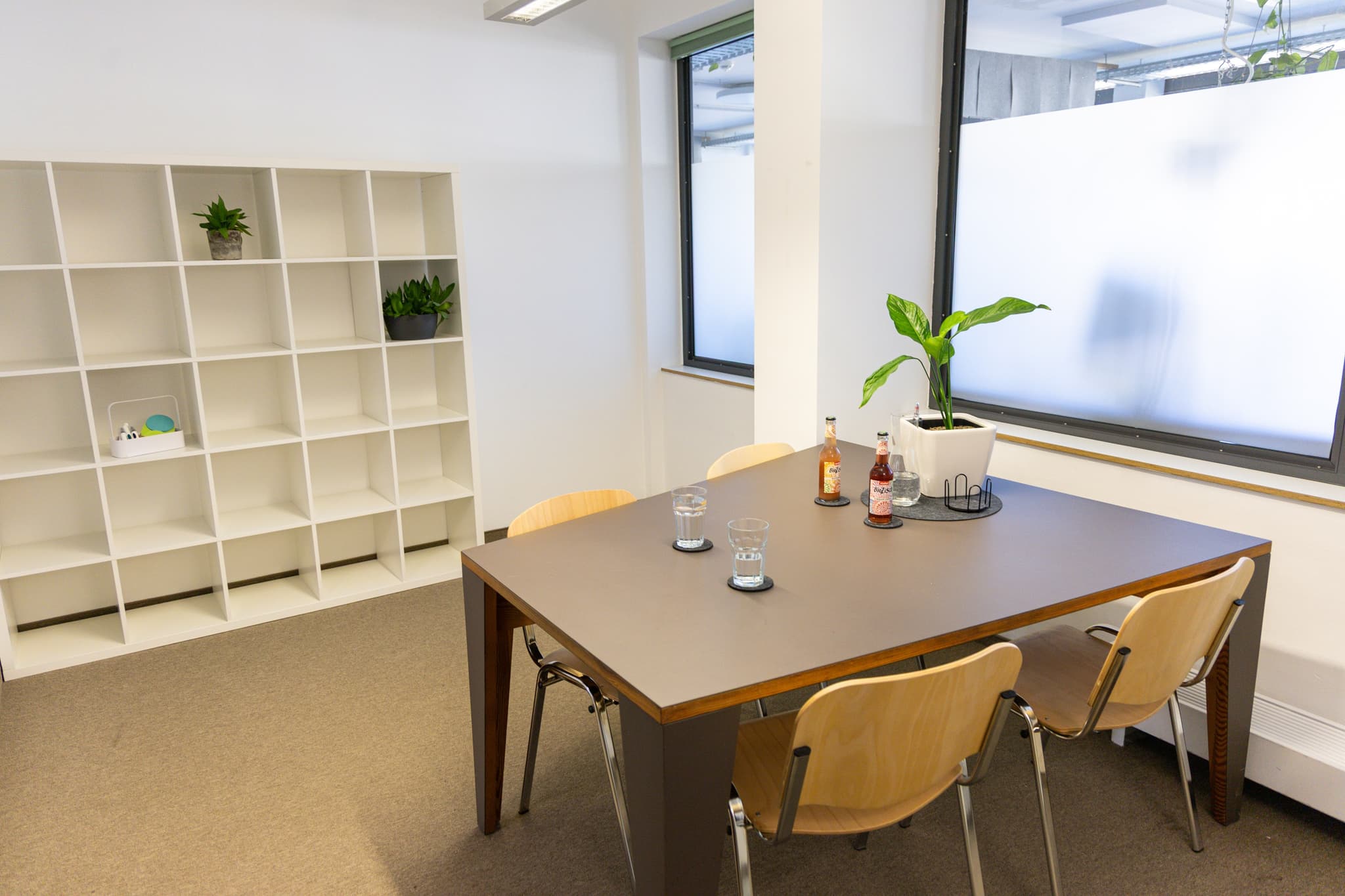 Meeting-S