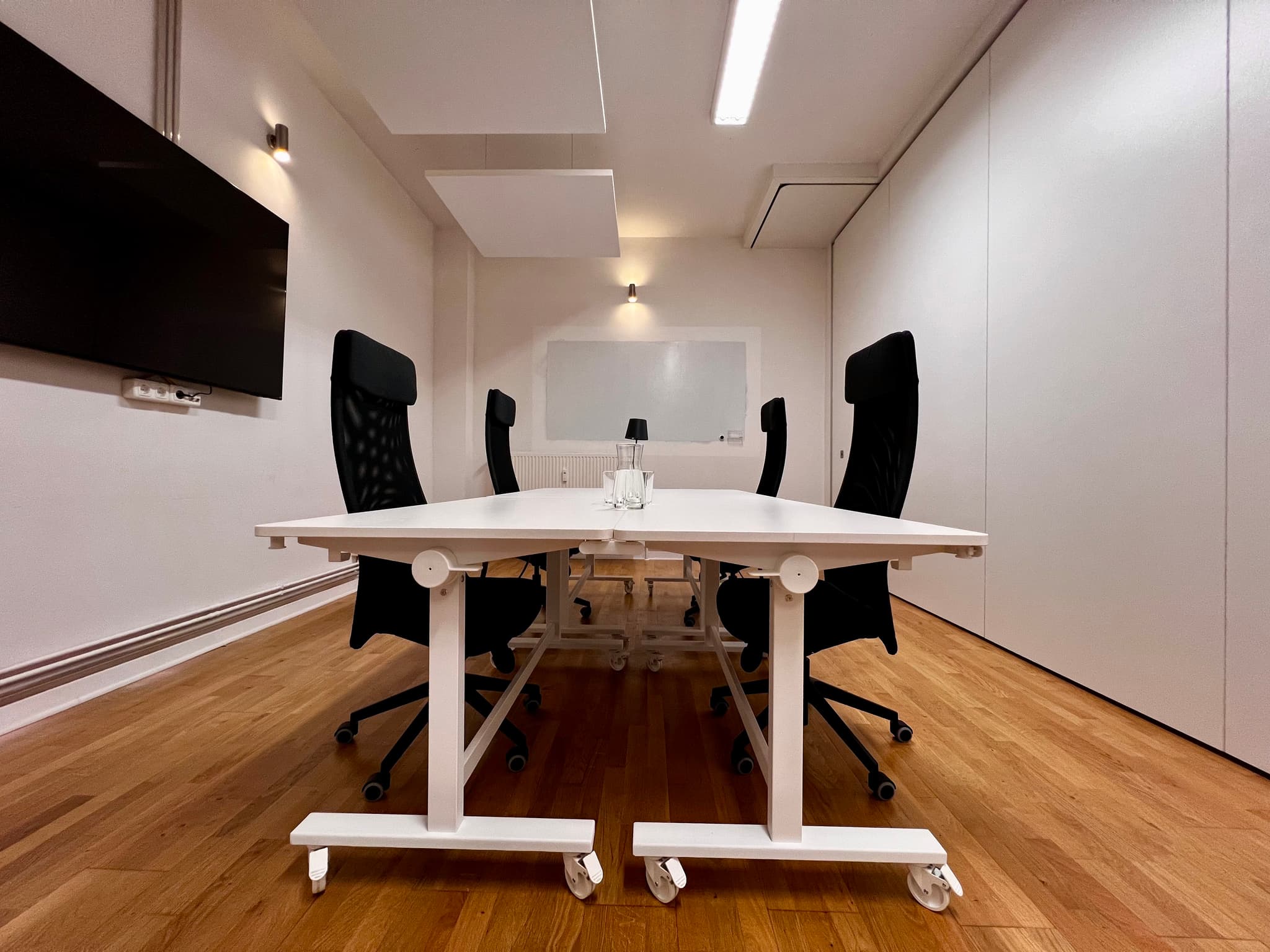 1st Floor- Conference (M) interior photo 3