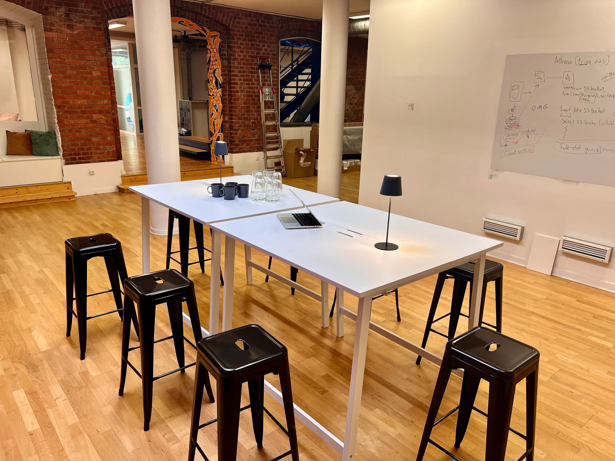1st Floor - Open Standup (L) interior photo 6