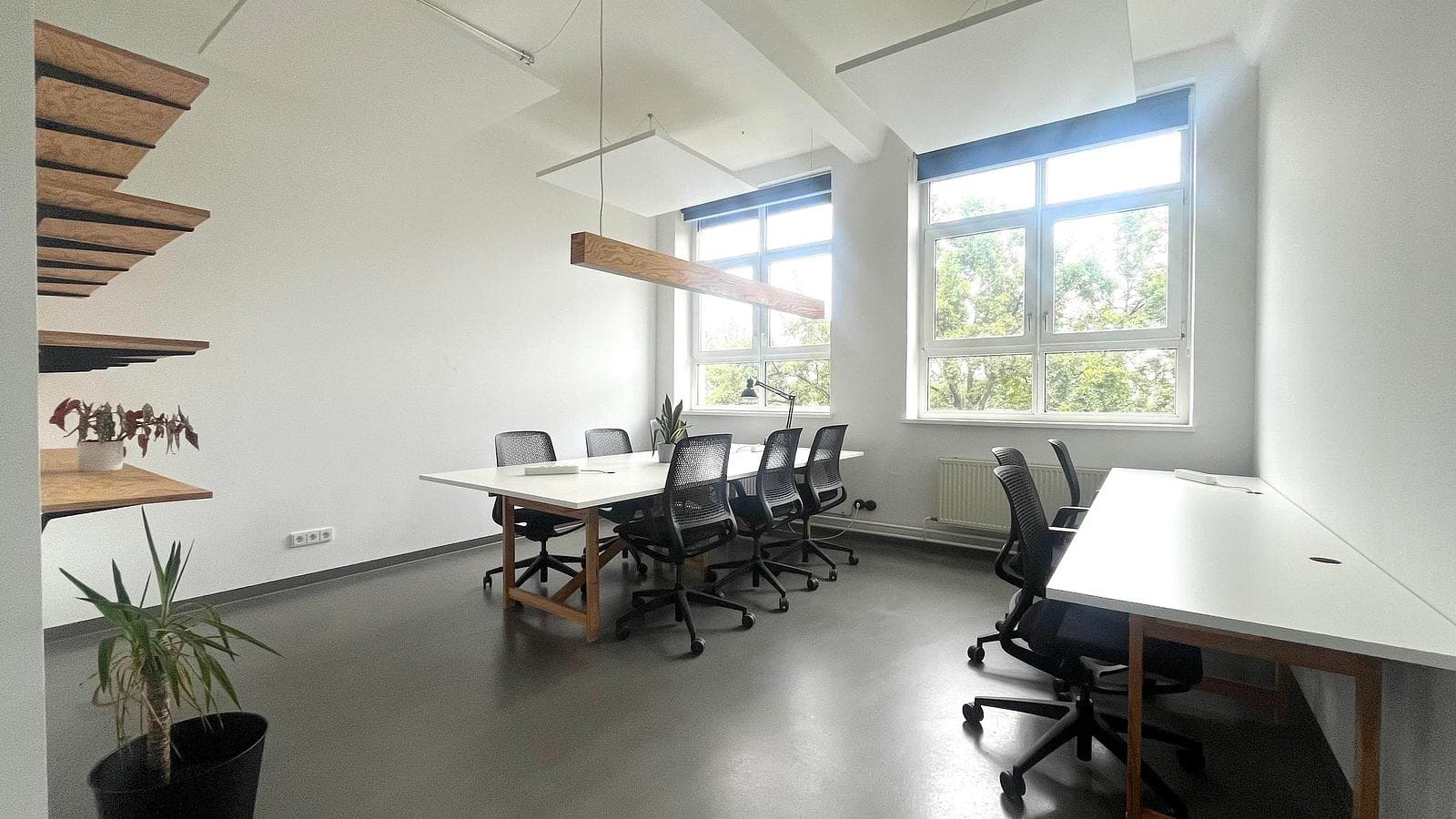 3B.12 – Workshop Room interior photo 1