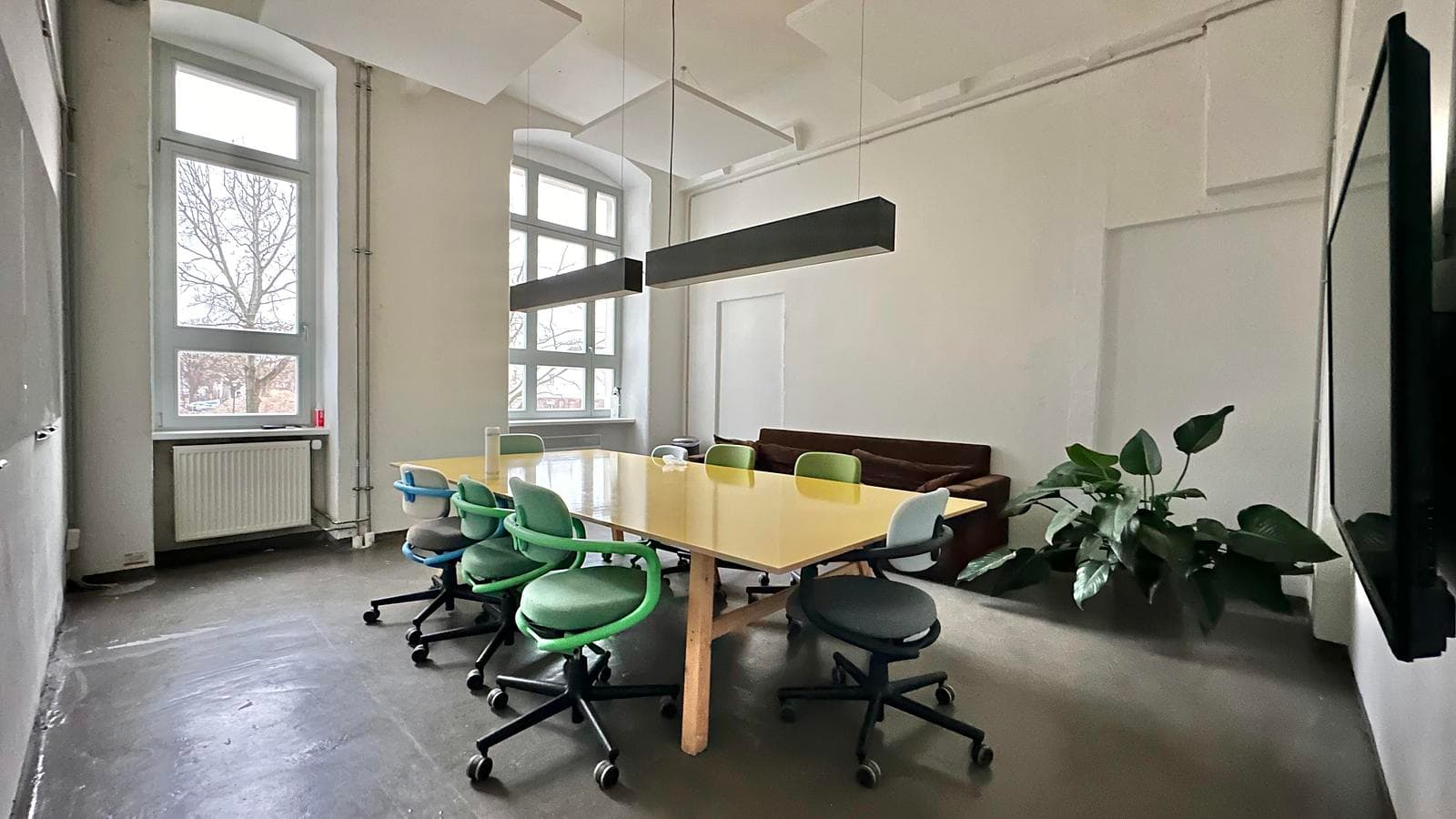 1A.0 – Resident-ish Meeting Room interior photo 1