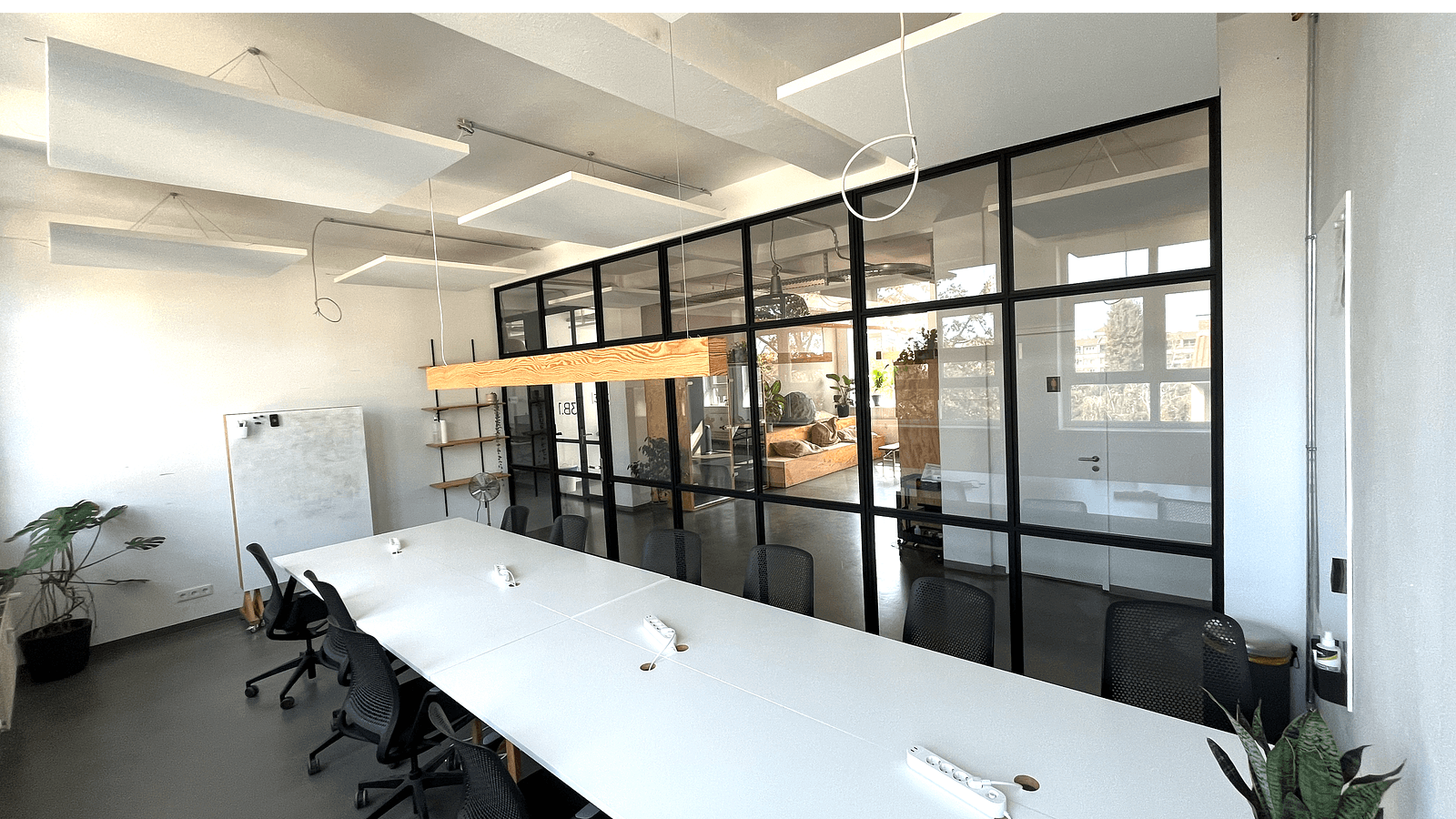 3B.1 – Workshop Room interior photo 1