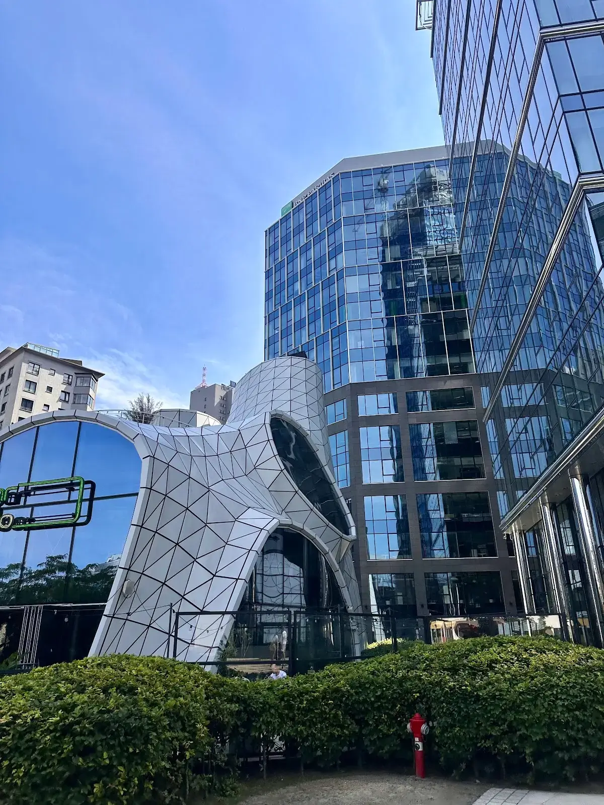 myhive Warsaw Spire interior photo 3