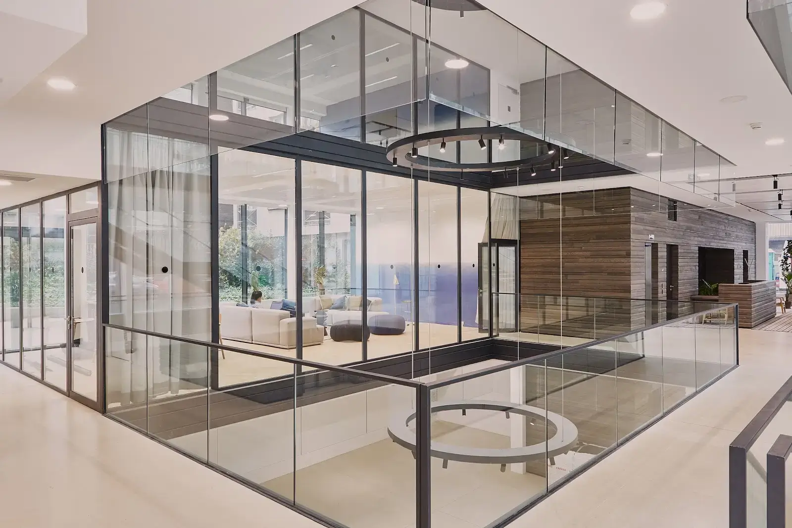 Morning, Clichy interior photo 6