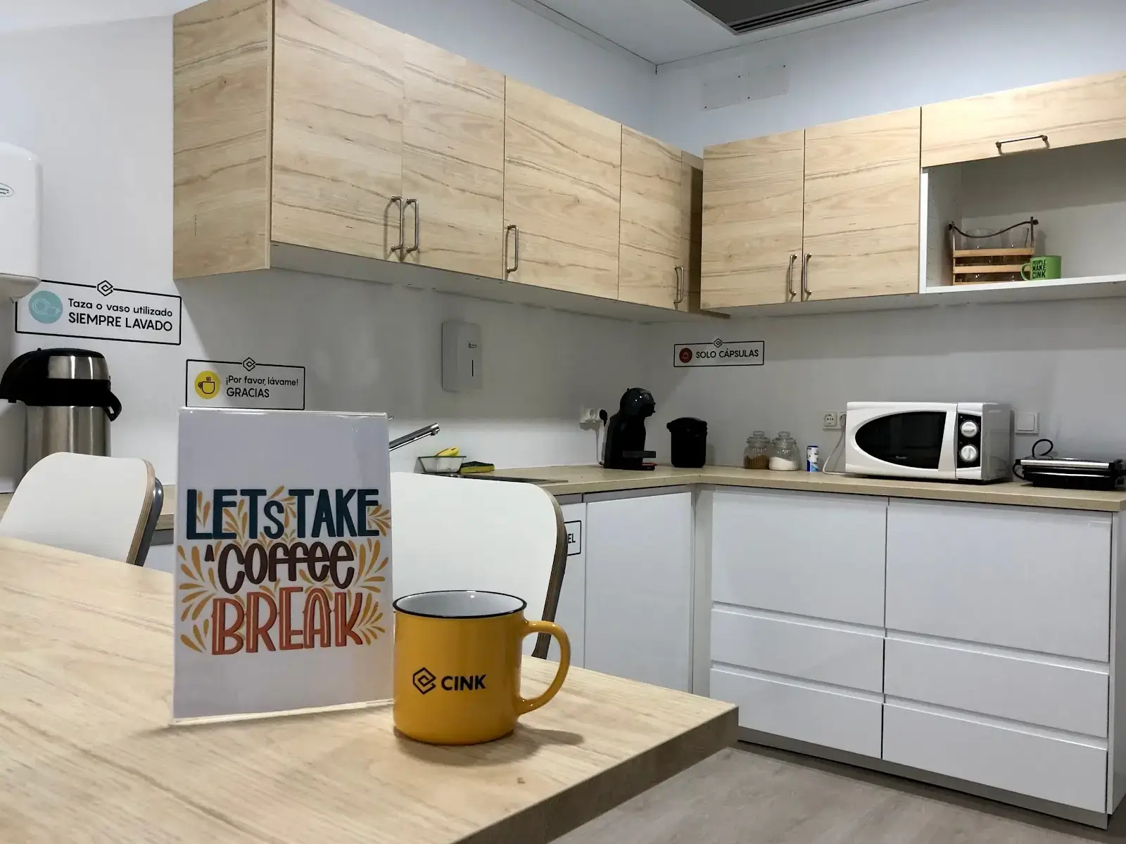 Cink Coworking Manoteras interior photo 4