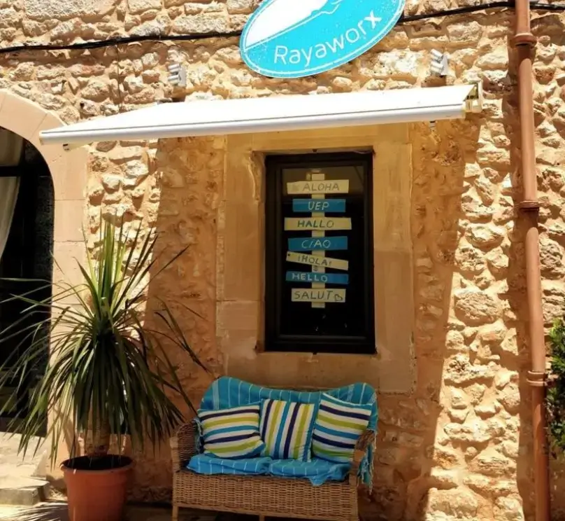 Rayaworx Coworking interior photo 6