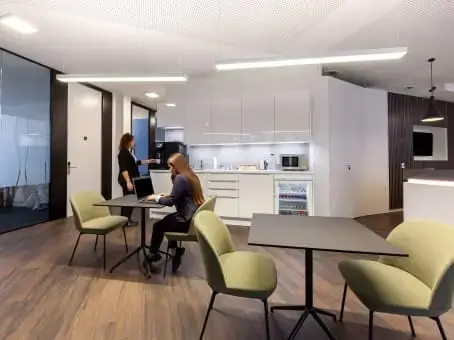 Regus Bremen City Gate interior photo 9