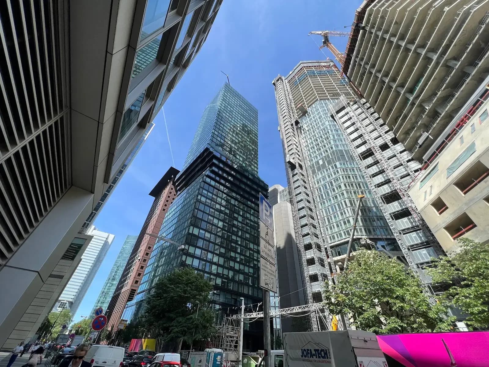 Regus Frankfurt Omniturm interior photo 9