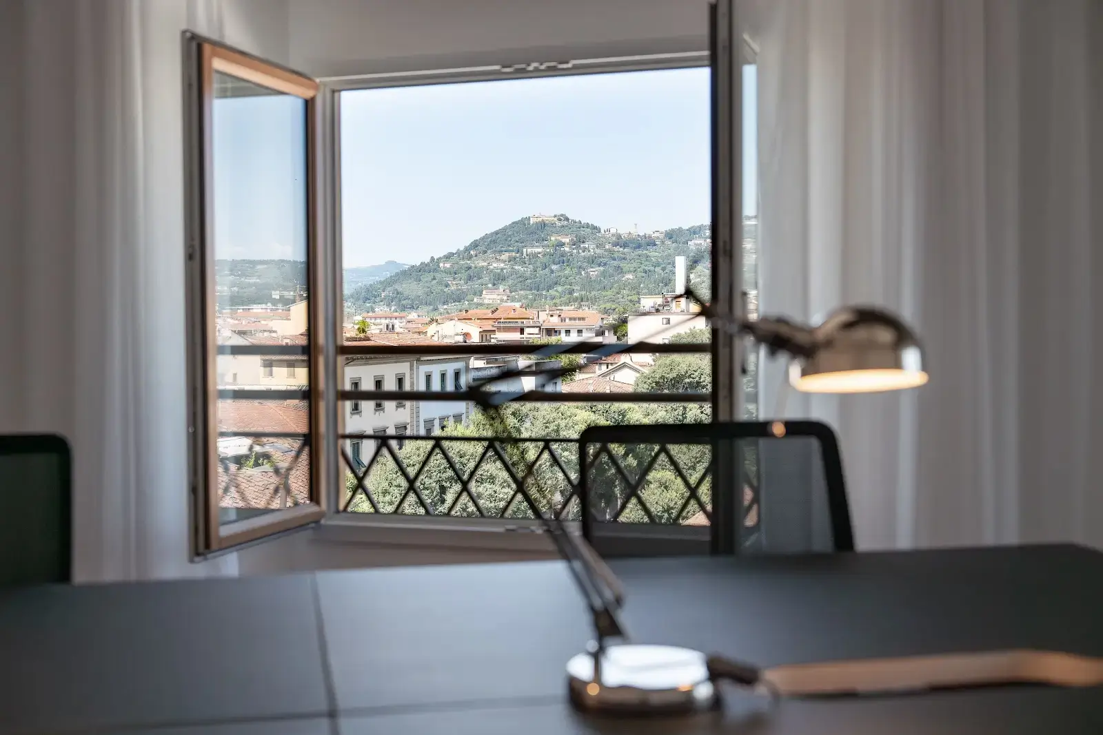 Ruby Dante Workspaces Florence interior photo 3