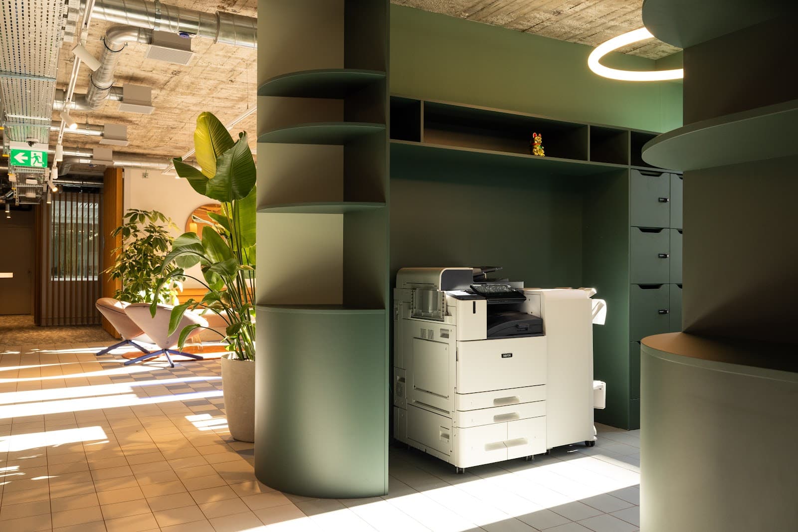 Headsquarter - The Elegant interior photo 9