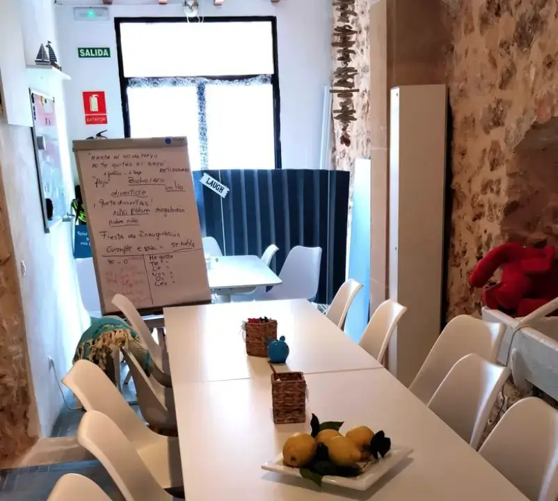 Rayaworx Coworking interior photo 8