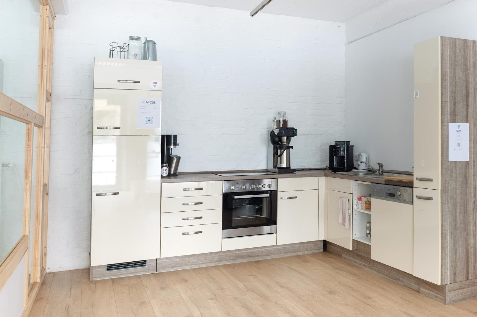 NUWOERK SPACE interior photo 8