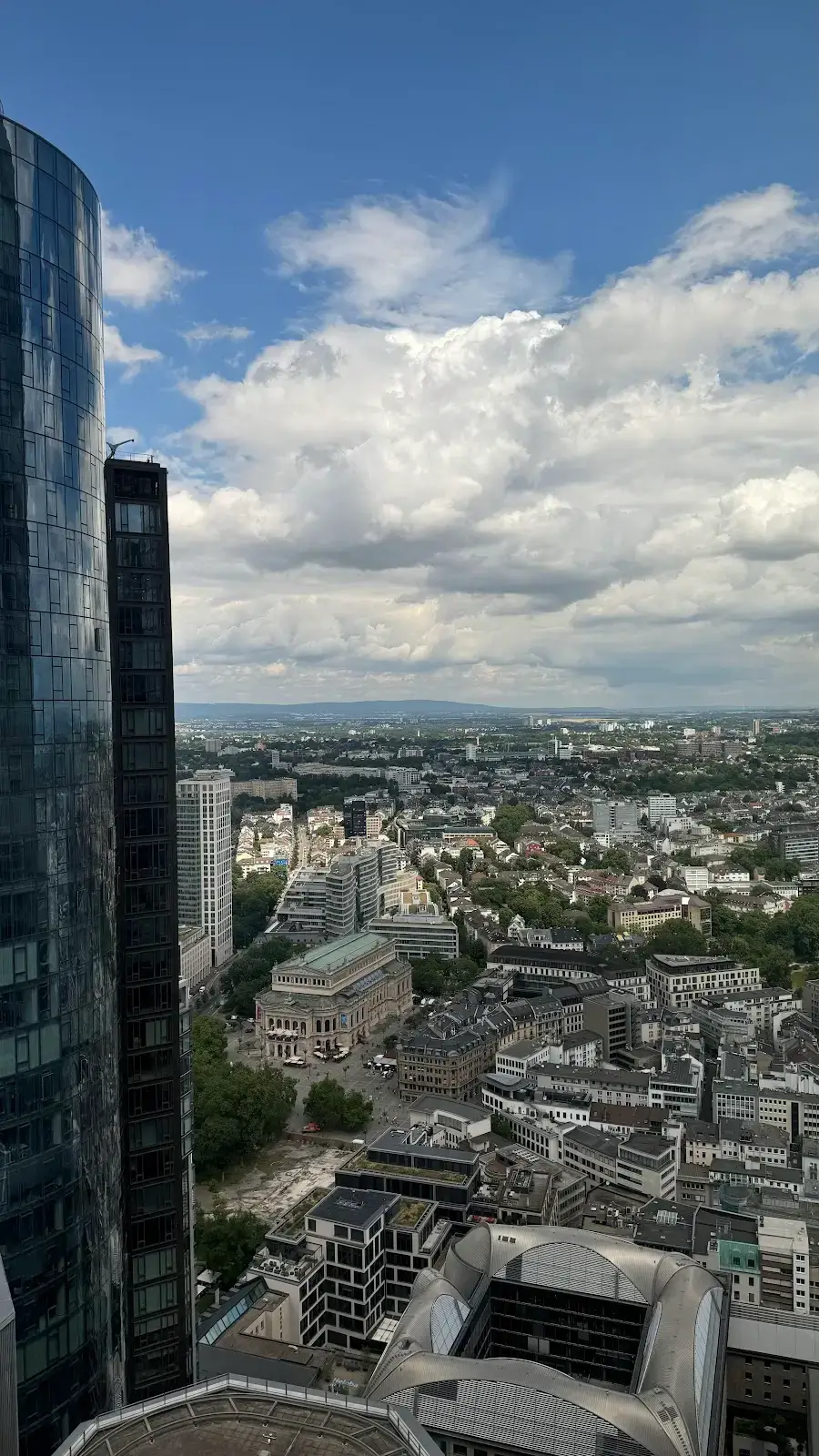 Regus Frankfurt Omniturm interior photo 8