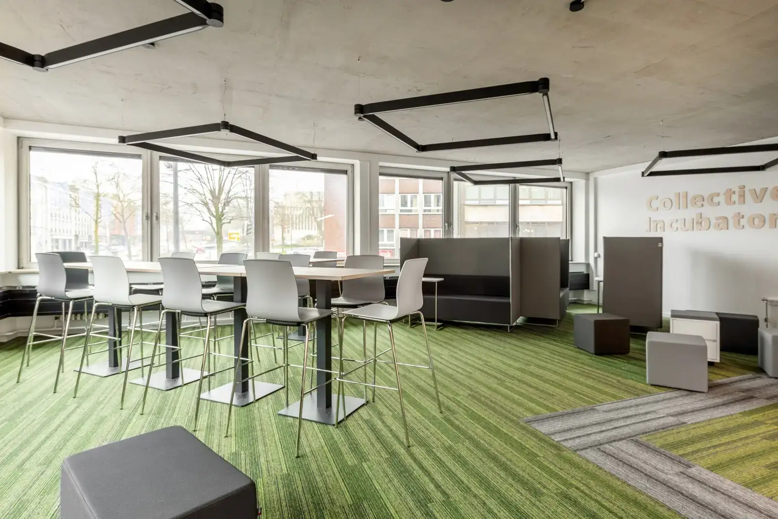 Rivvers Coworking Aachen Hauptbahnhof interior photo 2