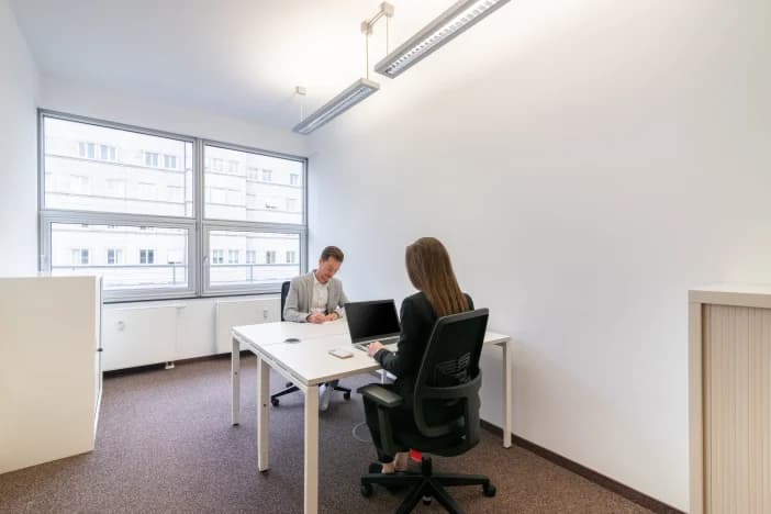 Regus Stuttgart Königstraße 10c interior photo 4