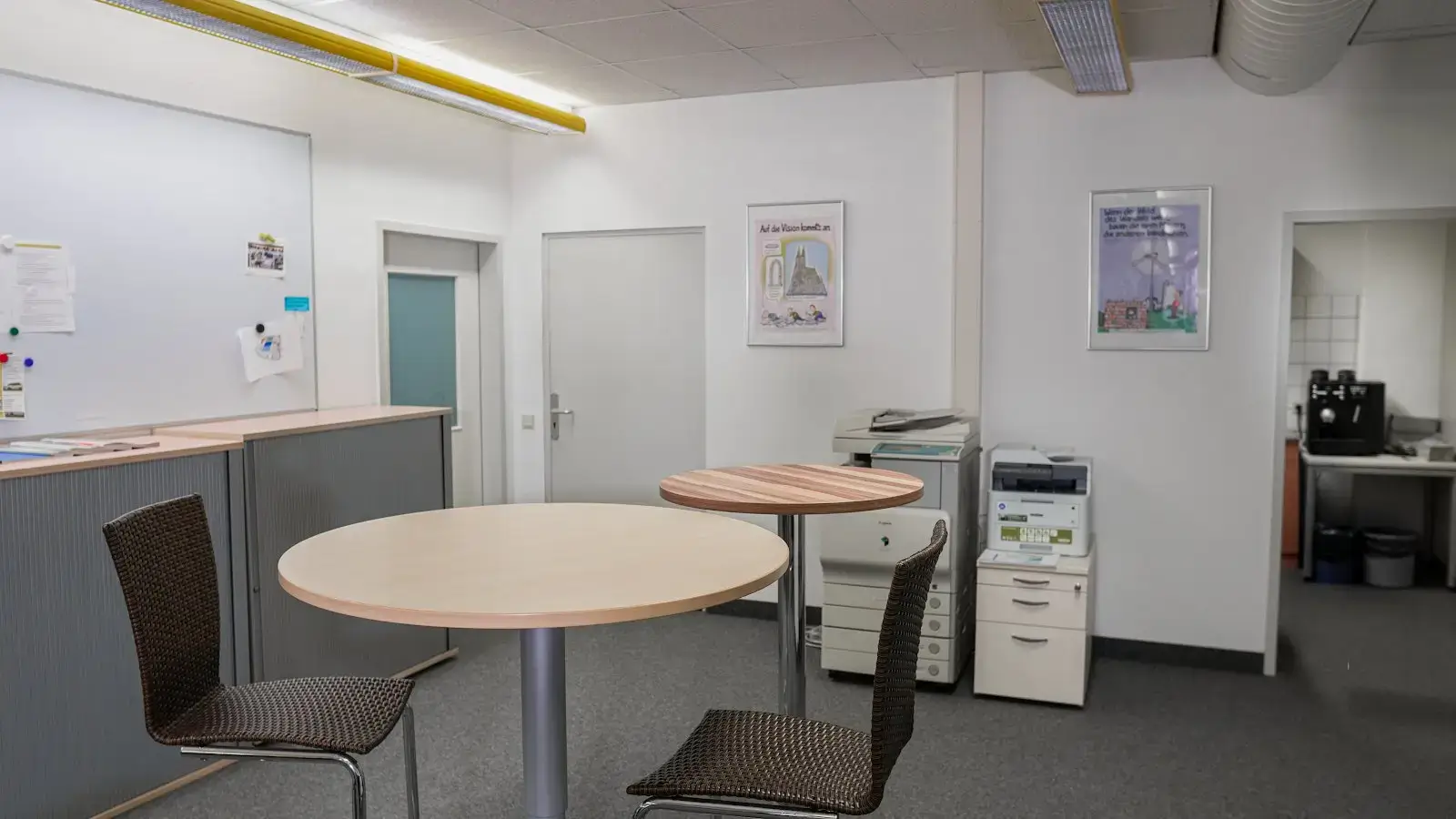 Satellitum interior photo 3