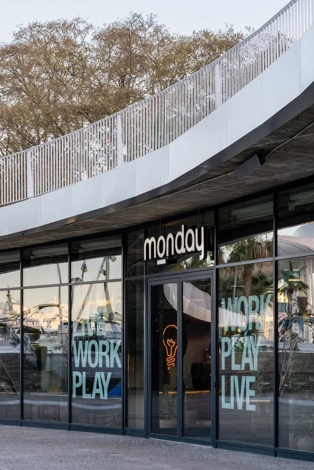 Monday Muelle Uno interior photo 6